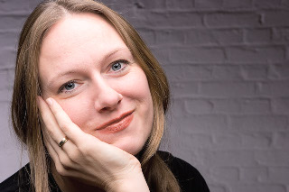 Julia Stolze